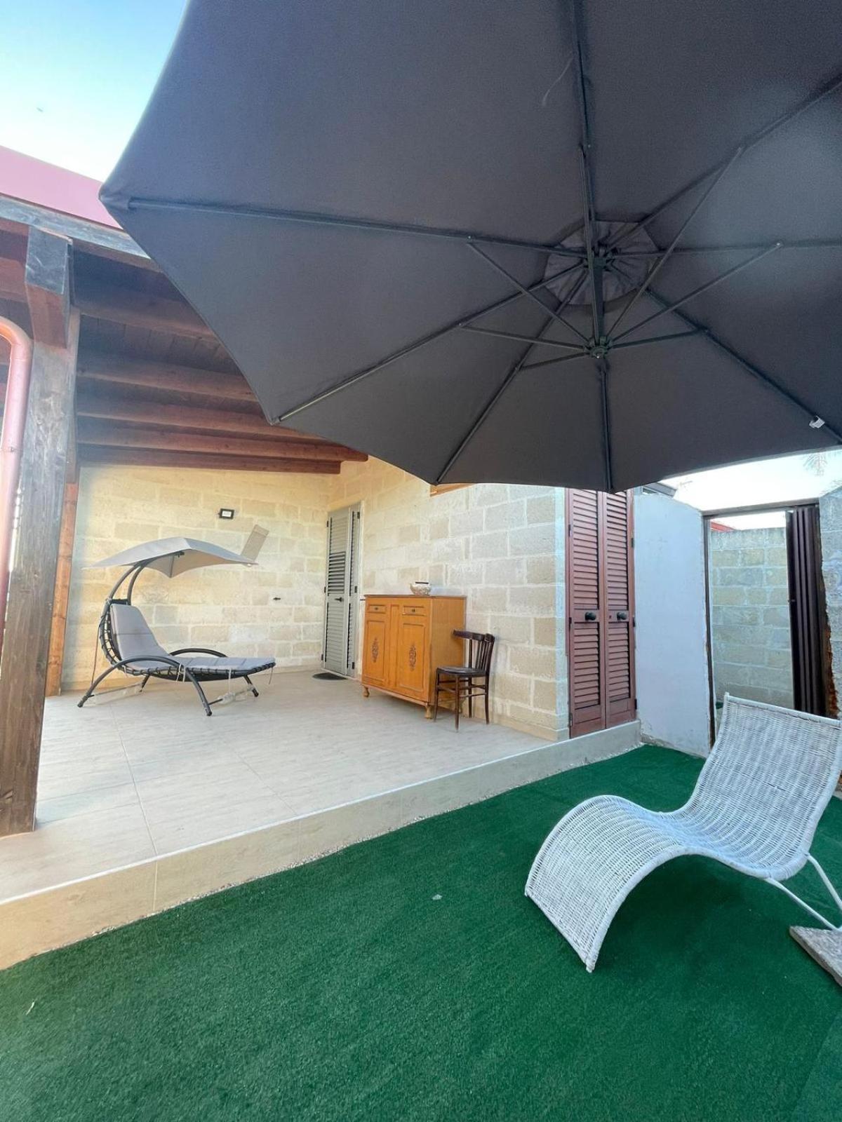 Lu Sole, Lu Mare E Lu Ientu Villa Torre Lapillo Bagian luar foto