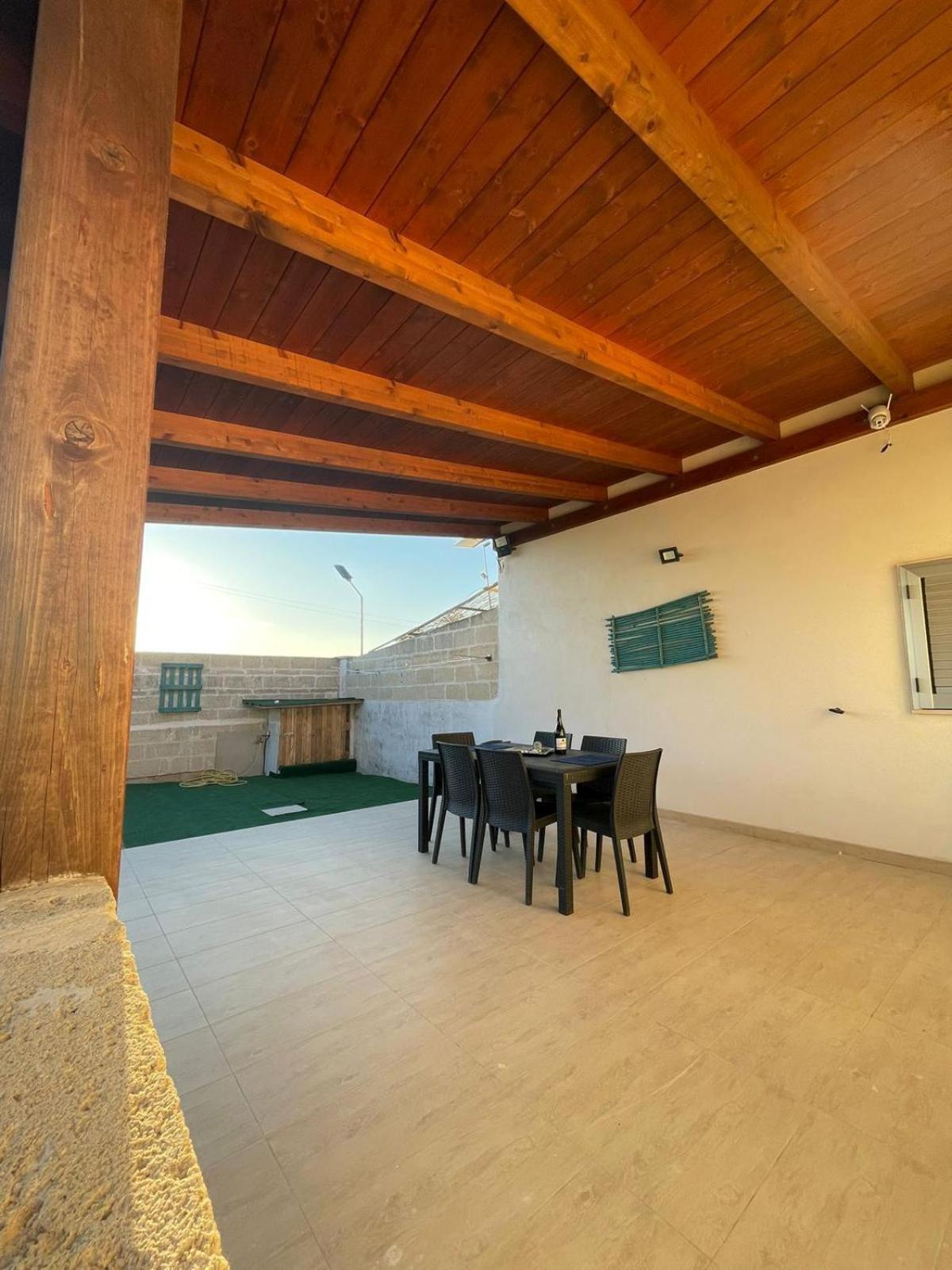 Lu Sole, Lu Mare E Lu Ientu Villa Torre Lapillo Bagian luar foto